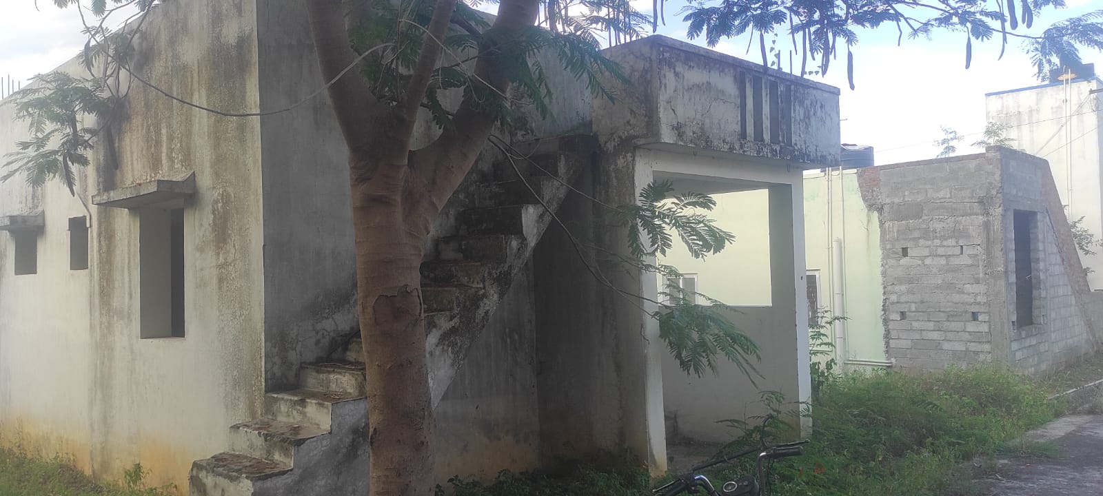 Off construction Building